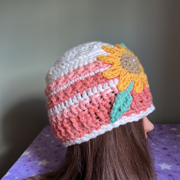 Crochet flower beanie medium soft mandala acrylic yarn new - Picture 8 of 9